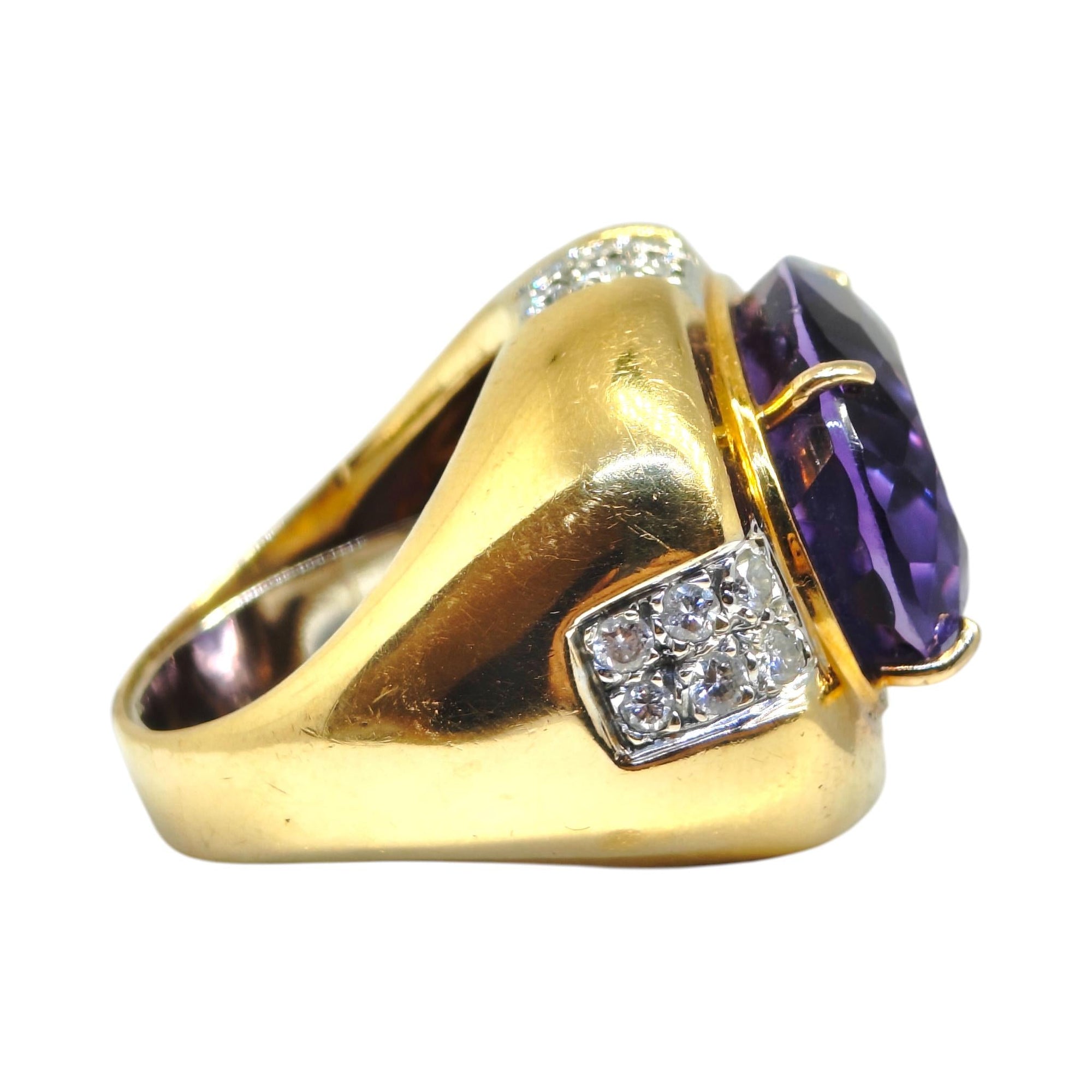 Vintage 18K Gold Large Amethyst & Diamond Ring