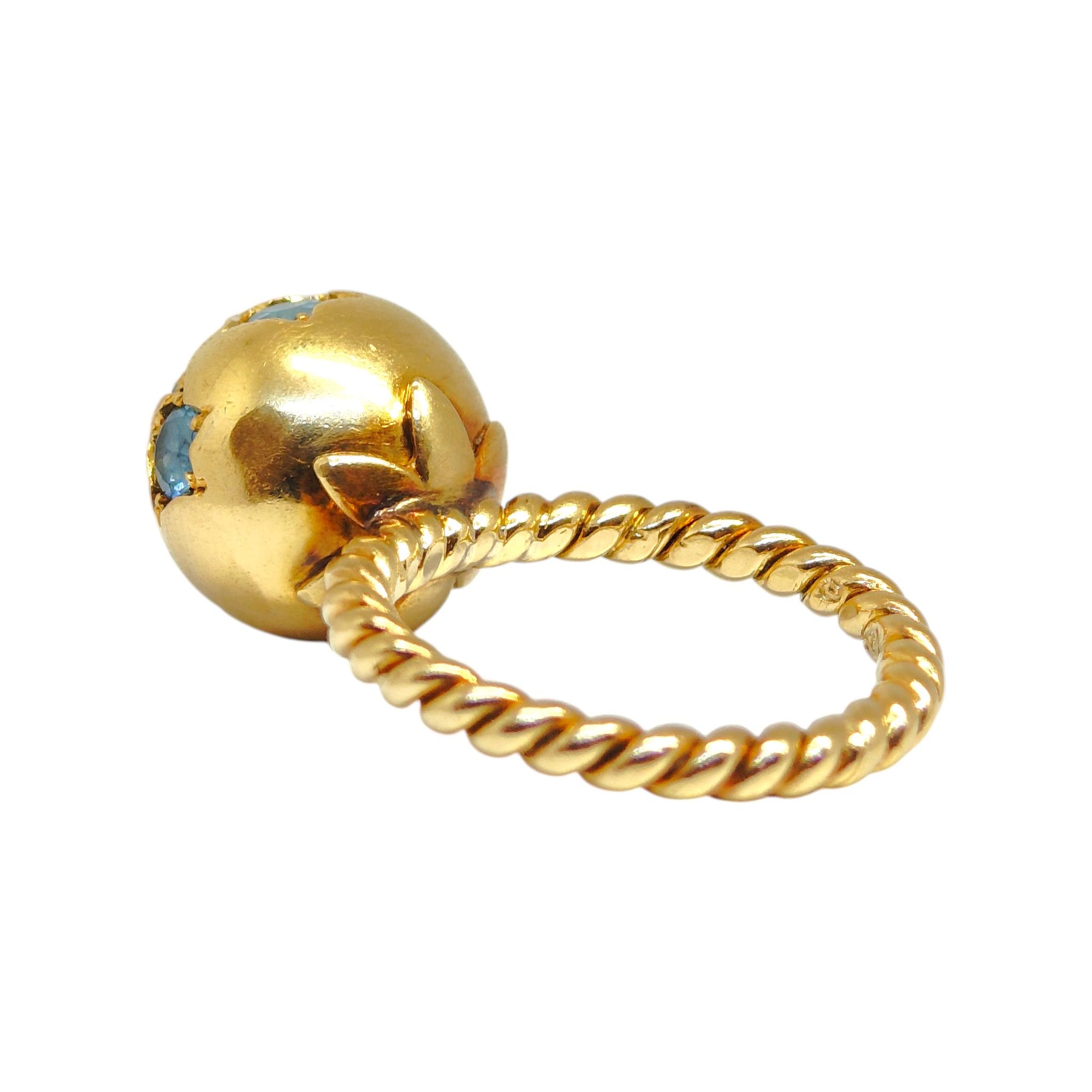 Vintage 18K Yellow Gold Blue Zircon Ball Ring