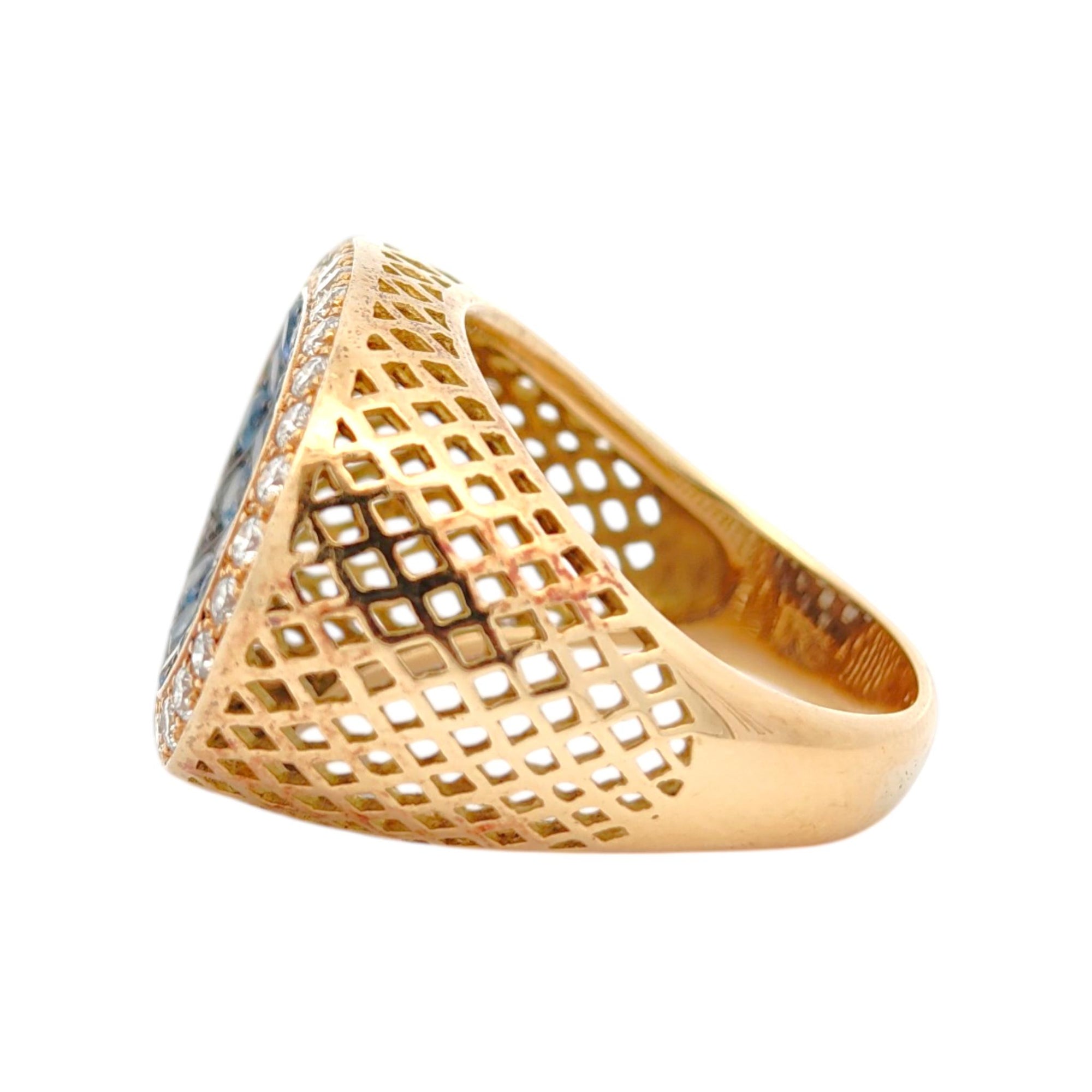 Vintage 18K Oval Sapphire and Diamond Cluster Ring