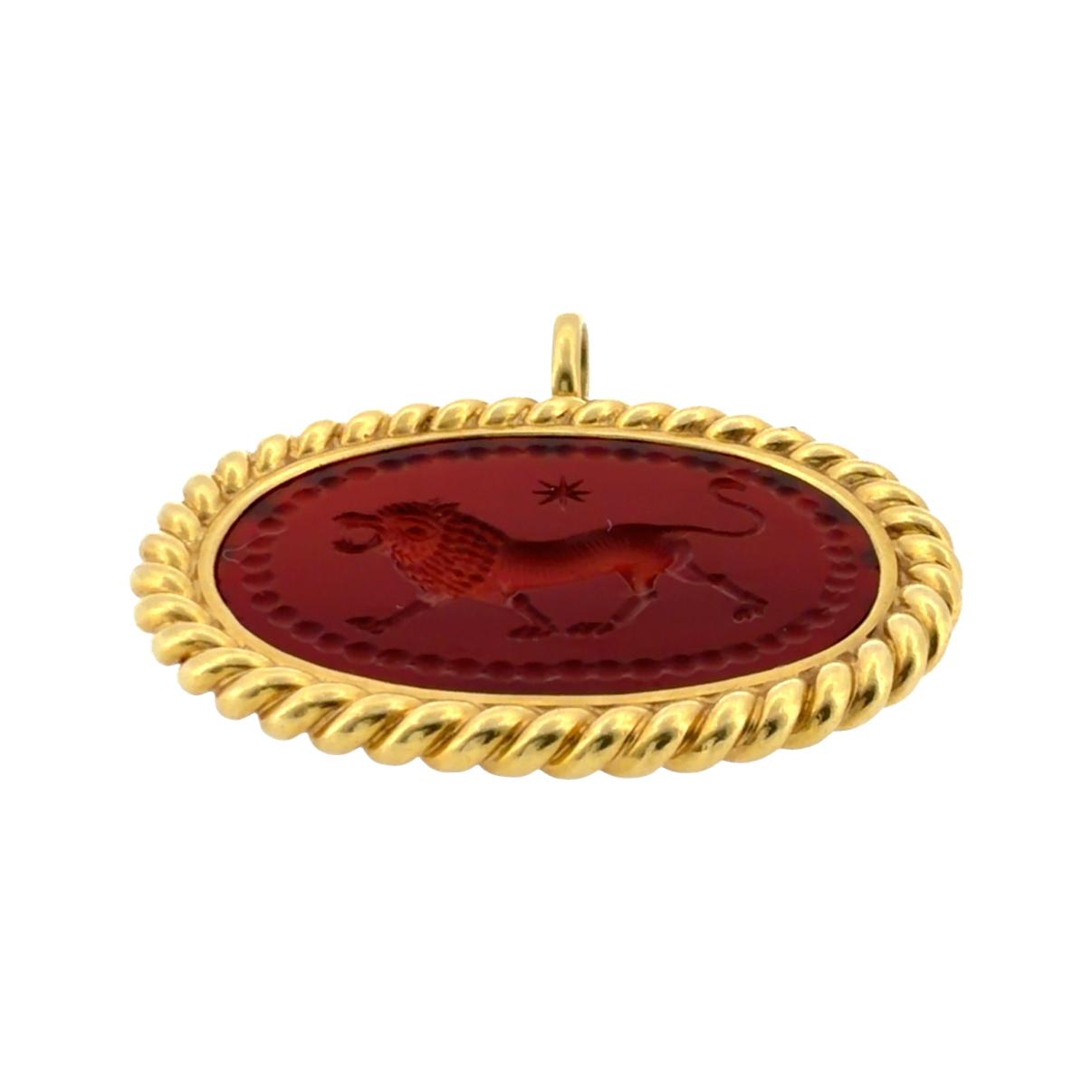 Vintage 18K Gold Carnelian Lion Intaglio Pendant
