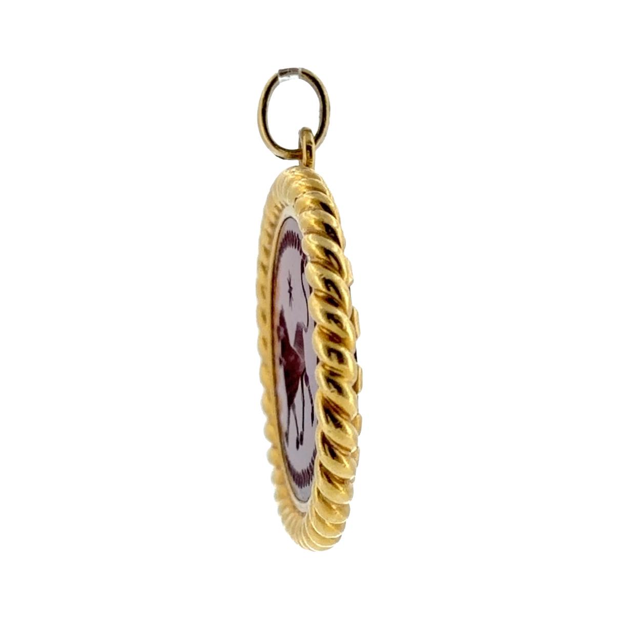 Vintage 18K Gold Carnelian Lion Intaglio Pendant