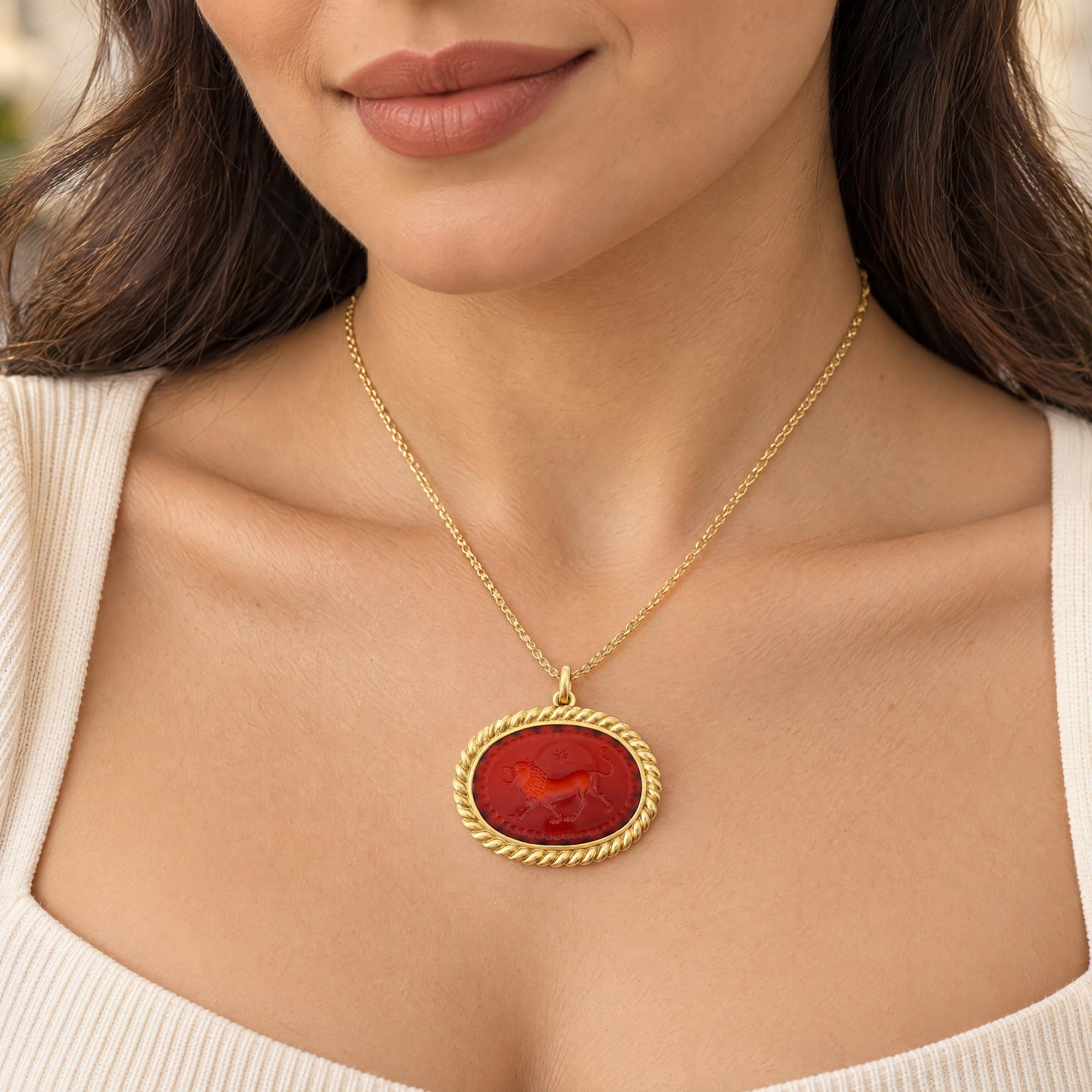 Vintage 18K Gold Carnelian Lion Intaglio Pendant