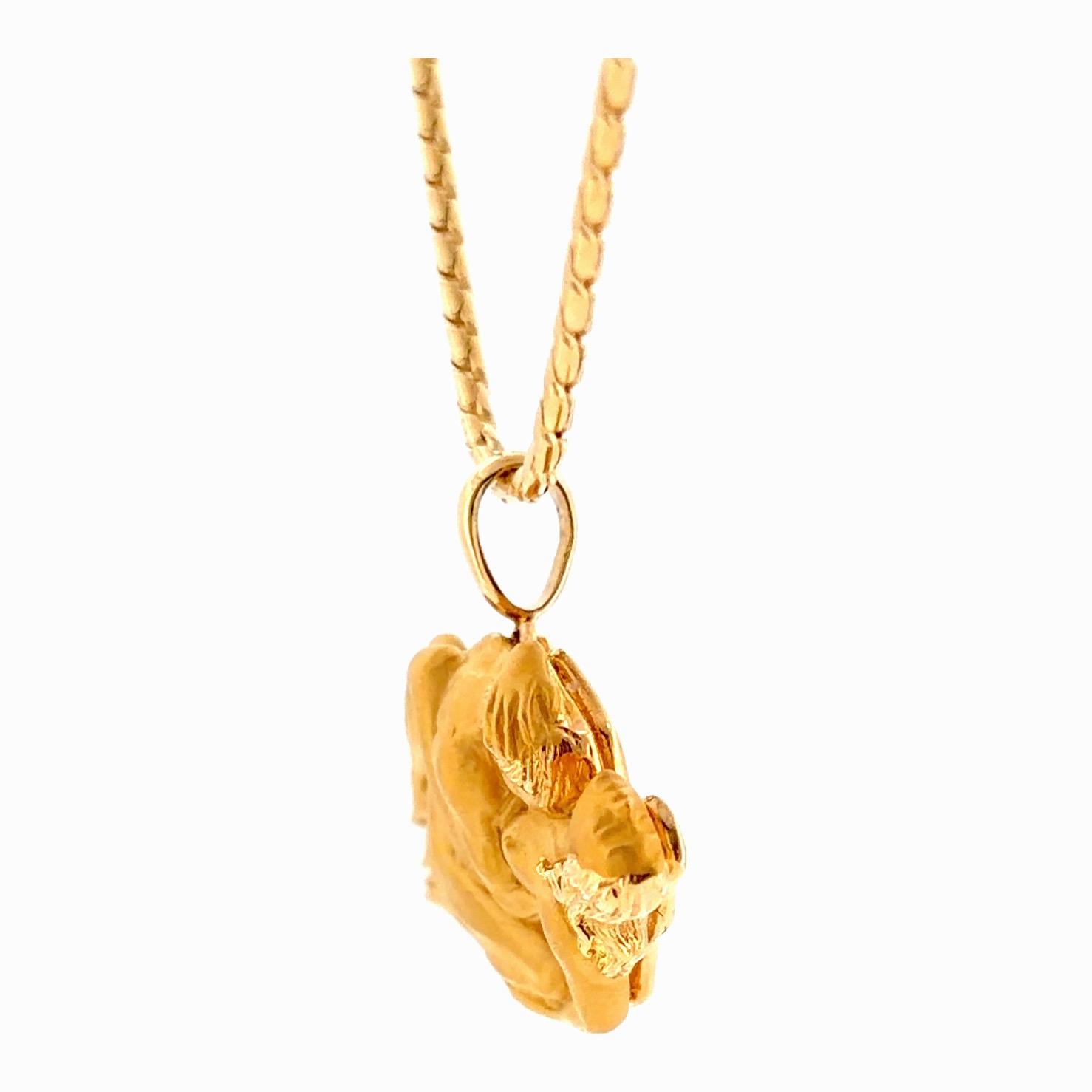 Carrera y Carrera 18K Gold Intertwined Couple Erotic Pendant Necklace
