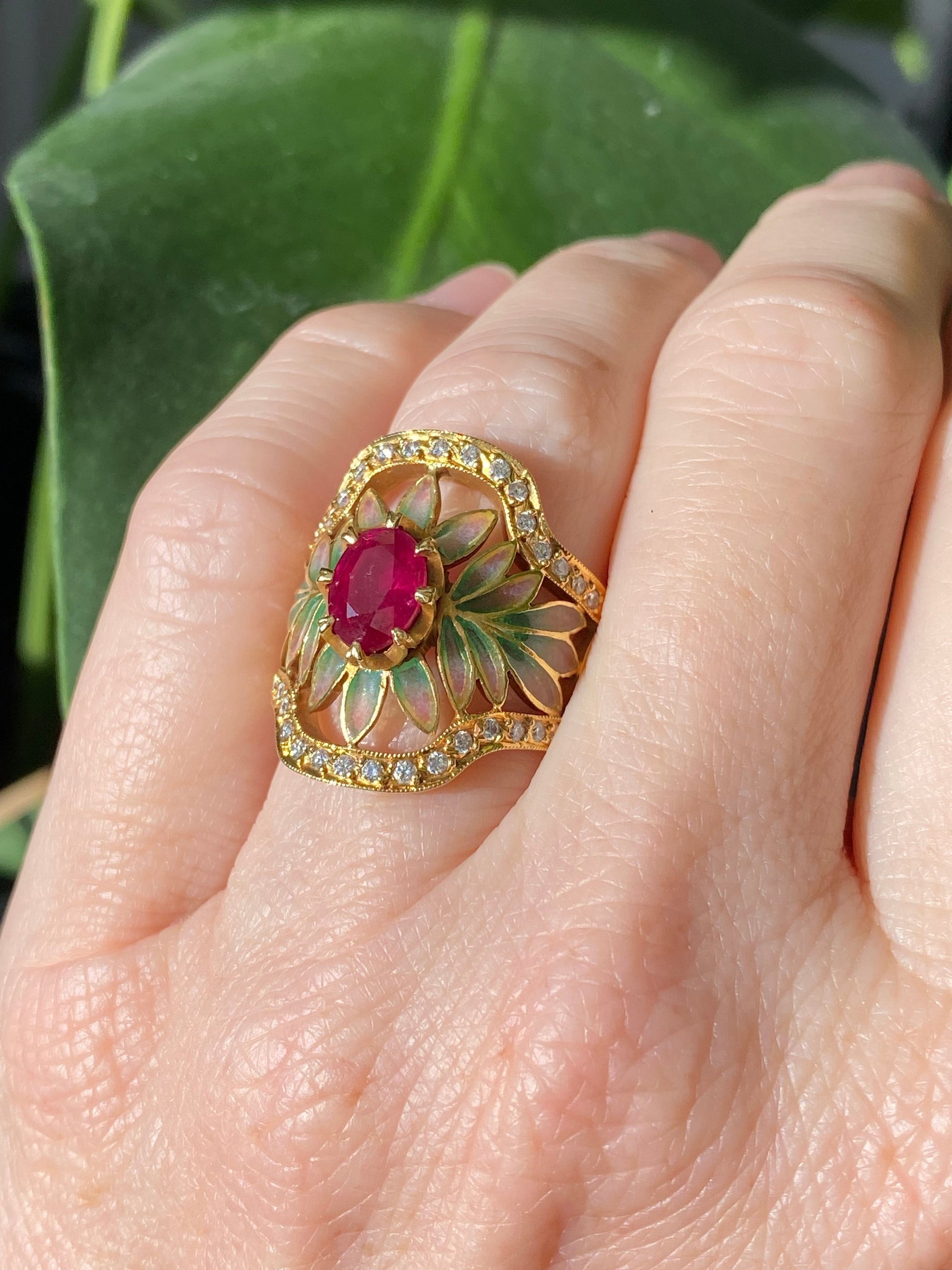 MASRIERA 18K Yellow Gold Ruby and Diamond Ring