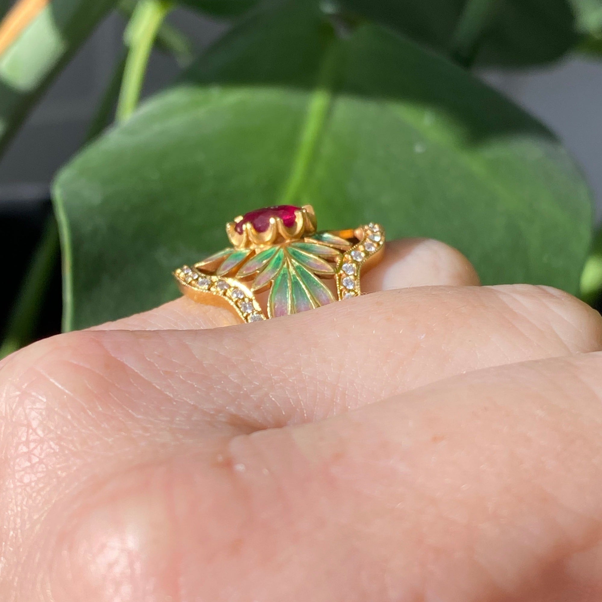 MASRIERA 18K Yellow Gold Ruby and Diamond Ring