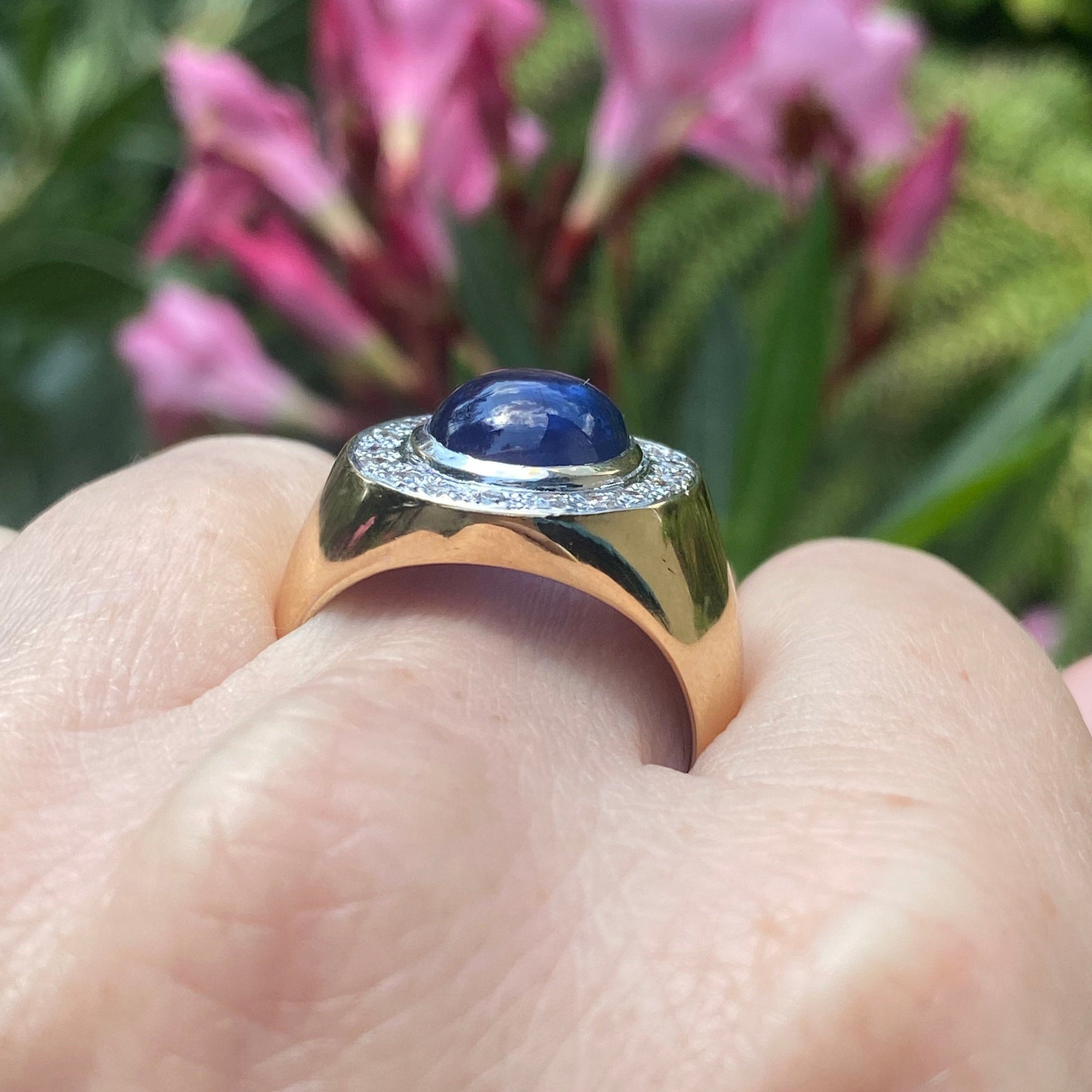 Vintage 18K Gold Sapphire Cabochon and Diamond Ring