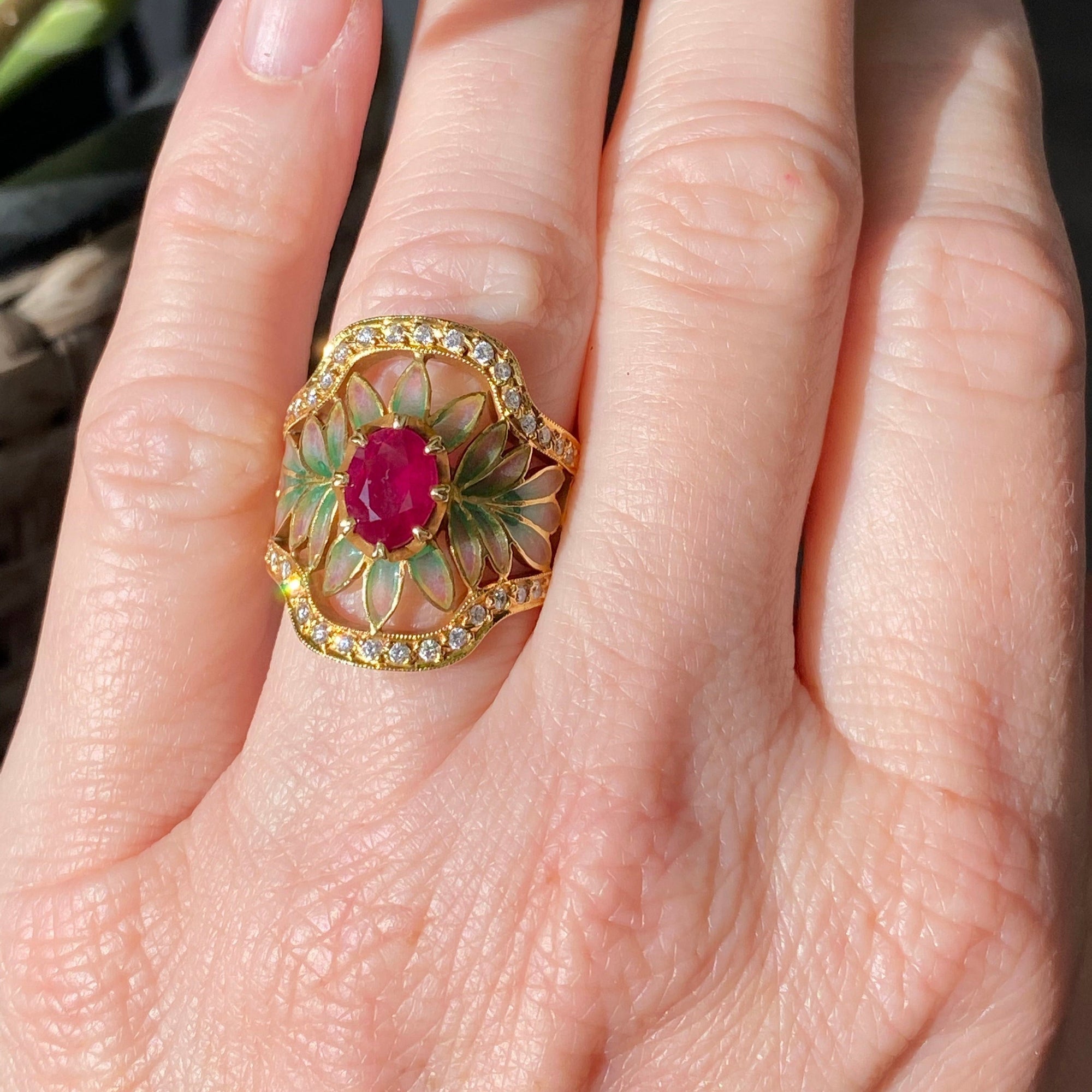 MASRIERA 18K Yellow Gold Ruby and Diamond Ring