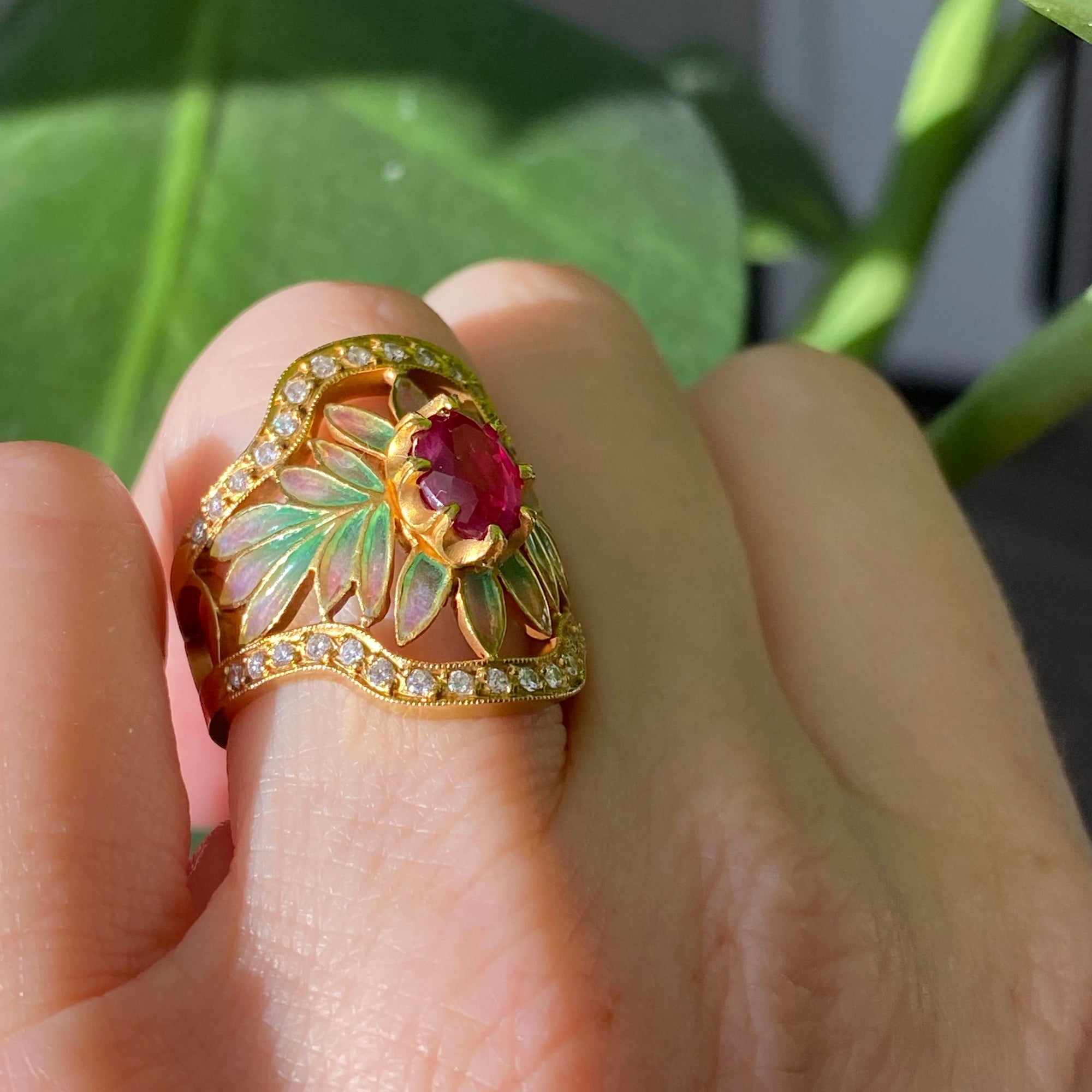 MASRIERA 18K Yellow Gold Ruby and Diamond Ring