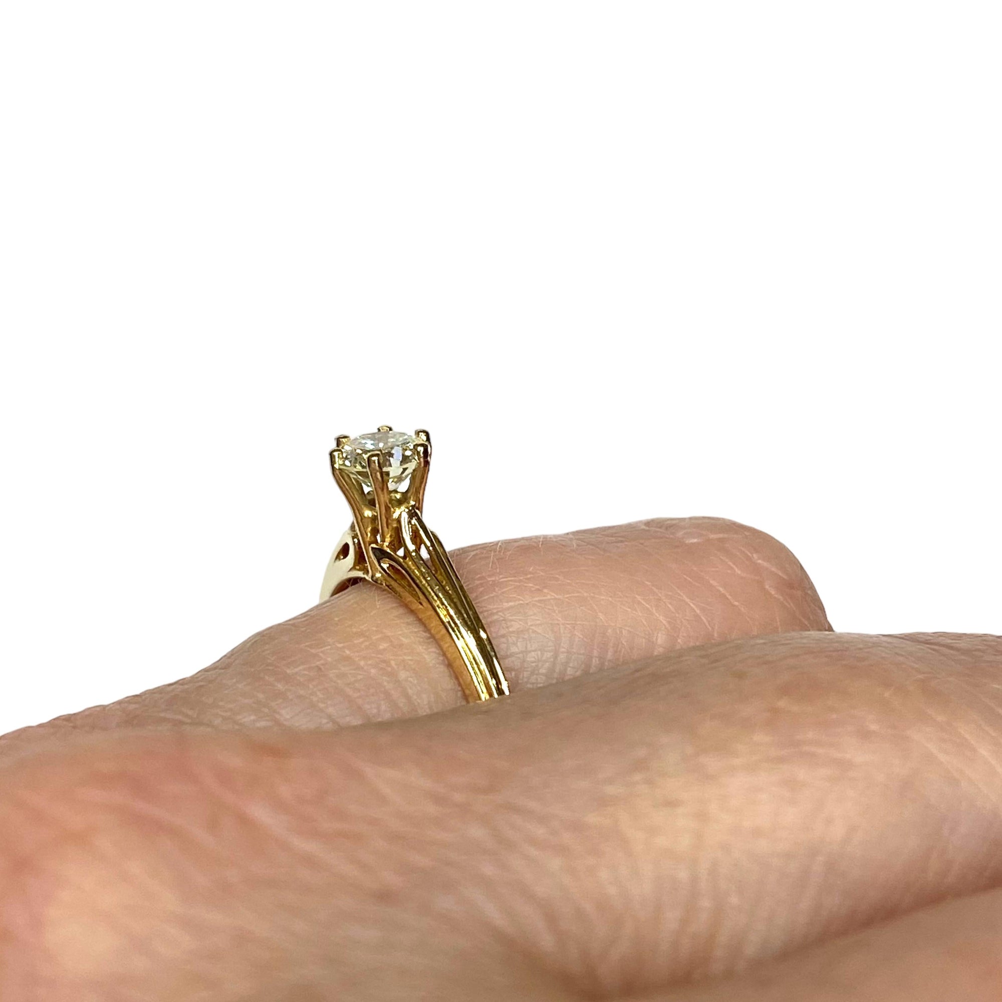 Vintage STARFIRE 14K Yellow Gold Diamond Solitaire Ring