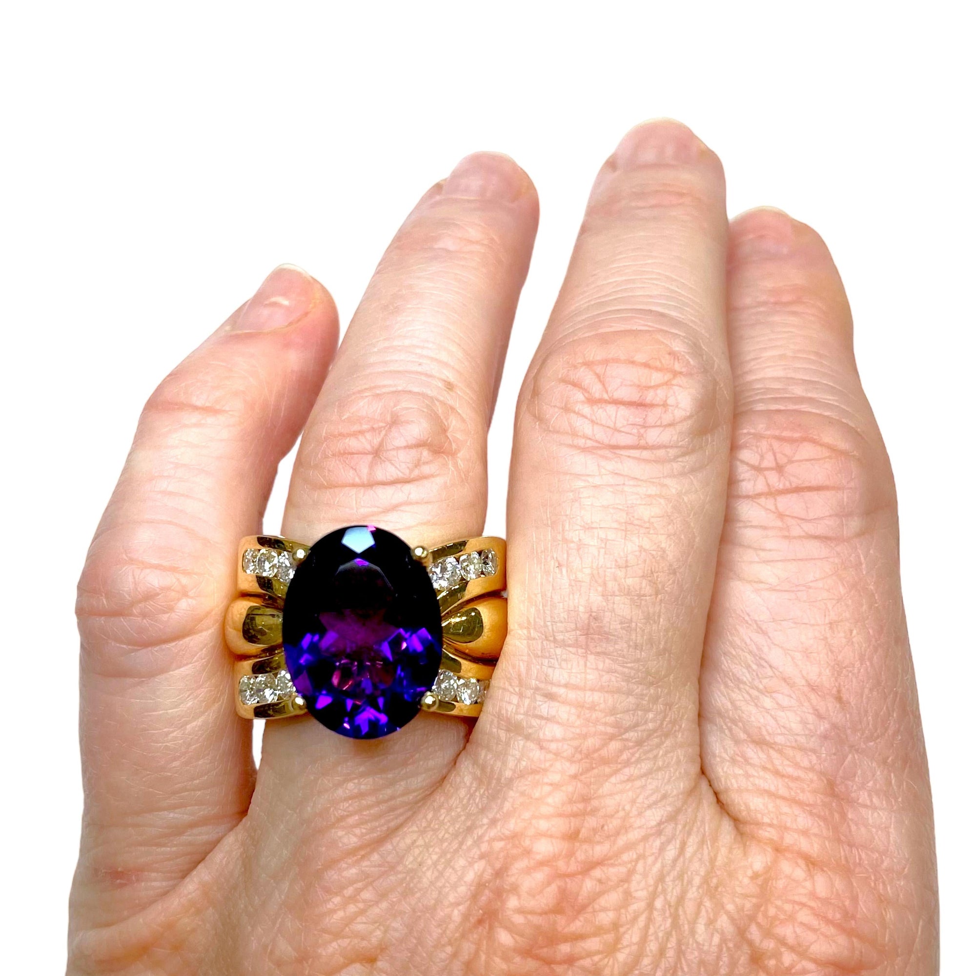 Vintage 18K Yellow Gold Large Amethyst & Diamond Ring
