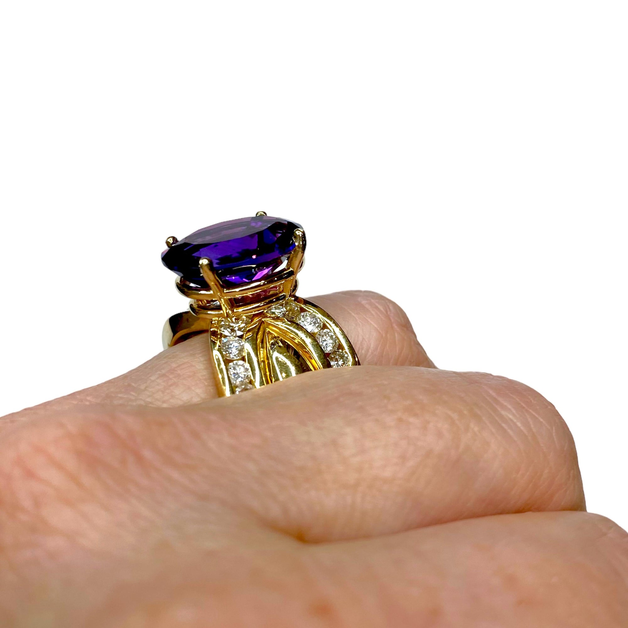Vintage 18K Yellow Gold Large Amethyst & Diamond Ring