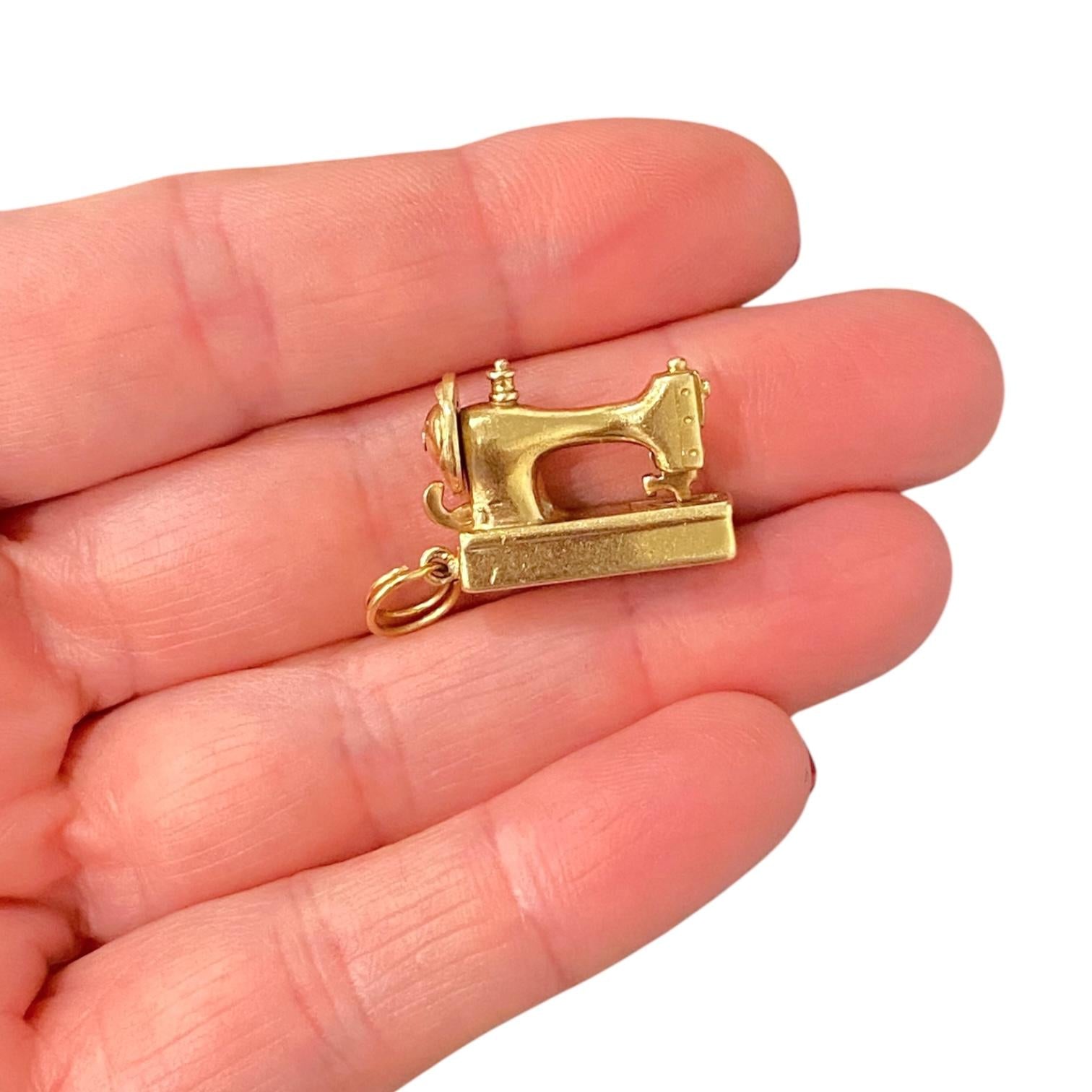 Vintage 14K Gold Sewing Machine Charm Pendant