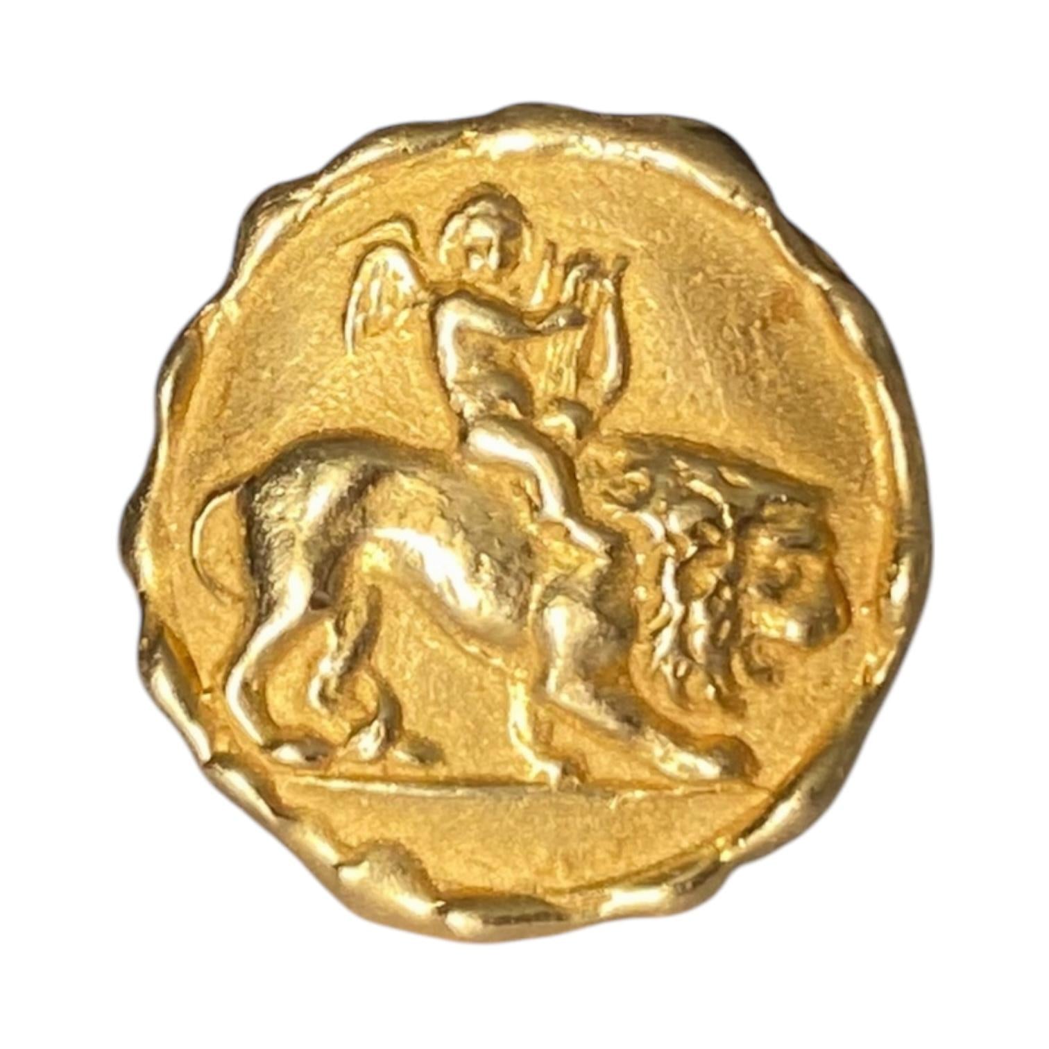 Vintage 14K Yellow Gold Cupid and Lion Ring