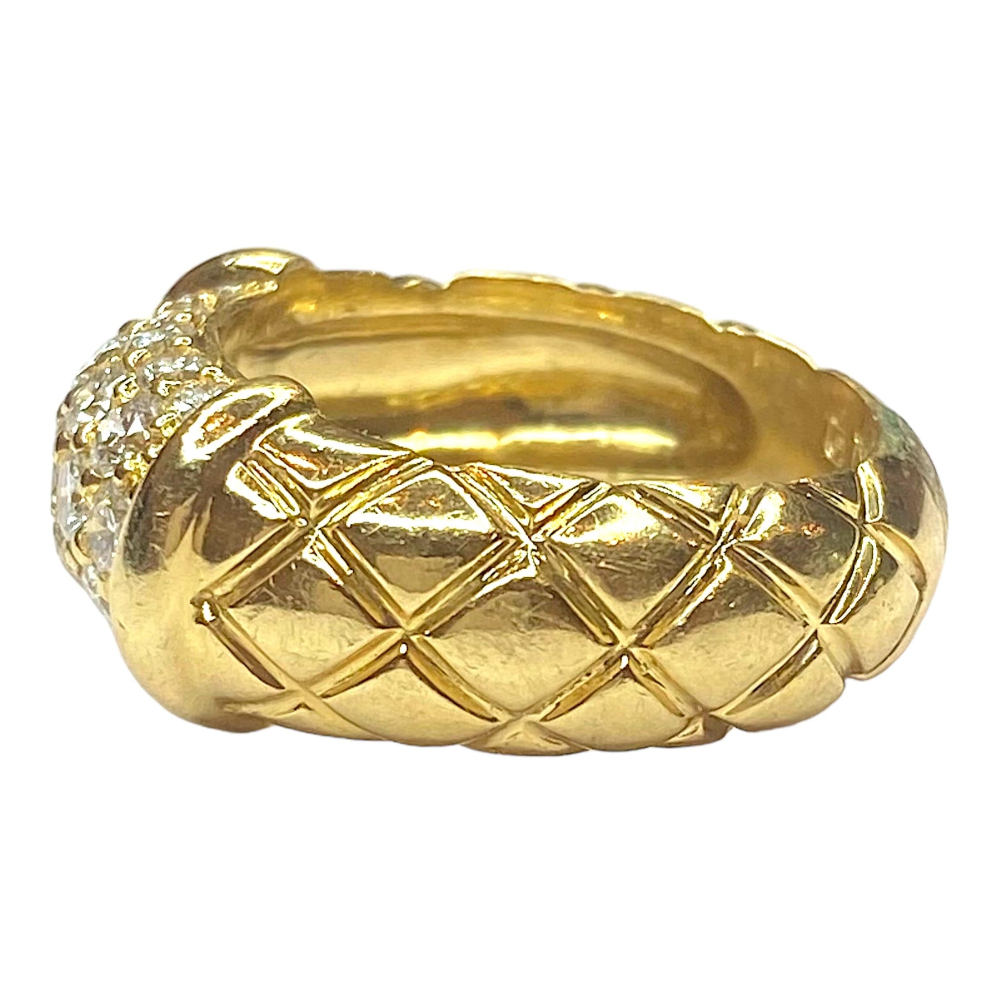 Vintage Quilted 18K Gold Diamond Band Ring