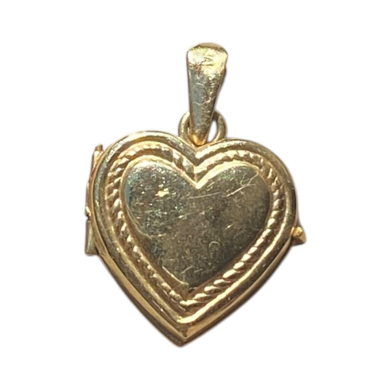 Vintage 14K Yellow Gold Heart Locket Pendant