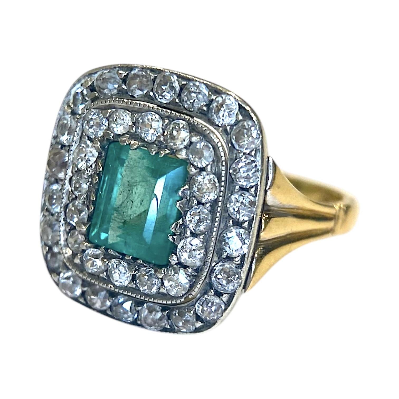 Vintage 18K Gold Emerald Diamond Ring