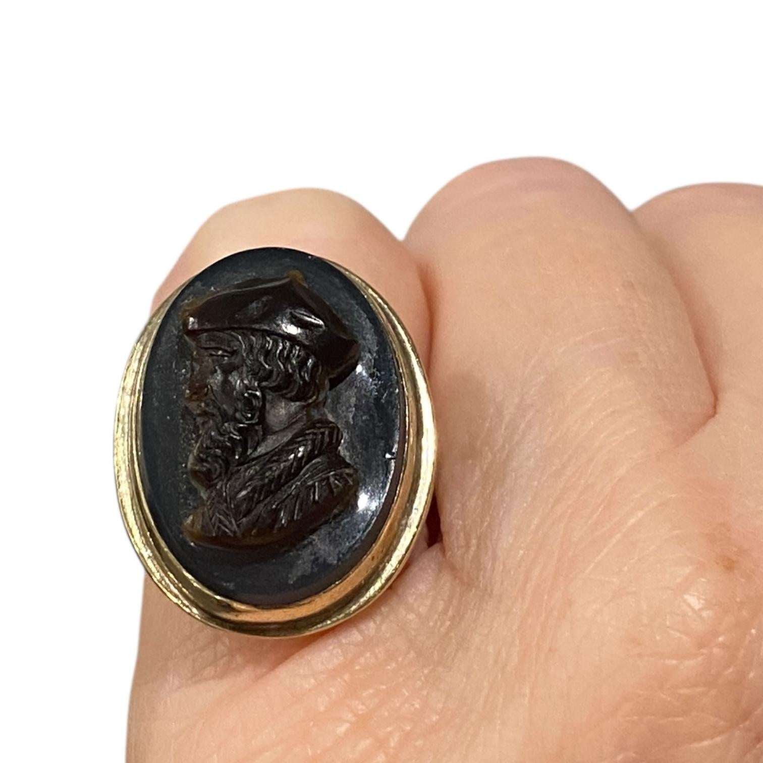 Antique 14K Gold Agate Cameo Ring