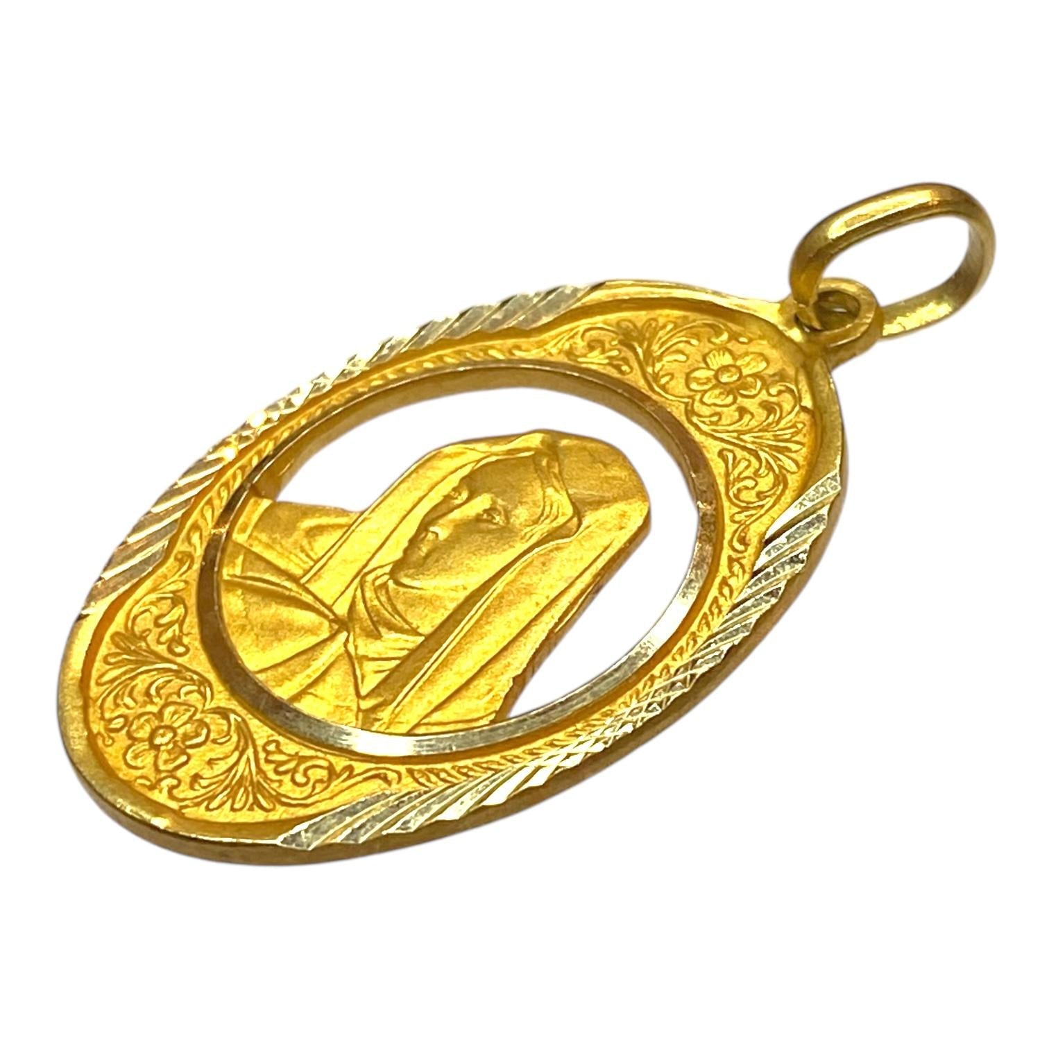Vintage 18K Virgin Mary Oval Picture Pendant
