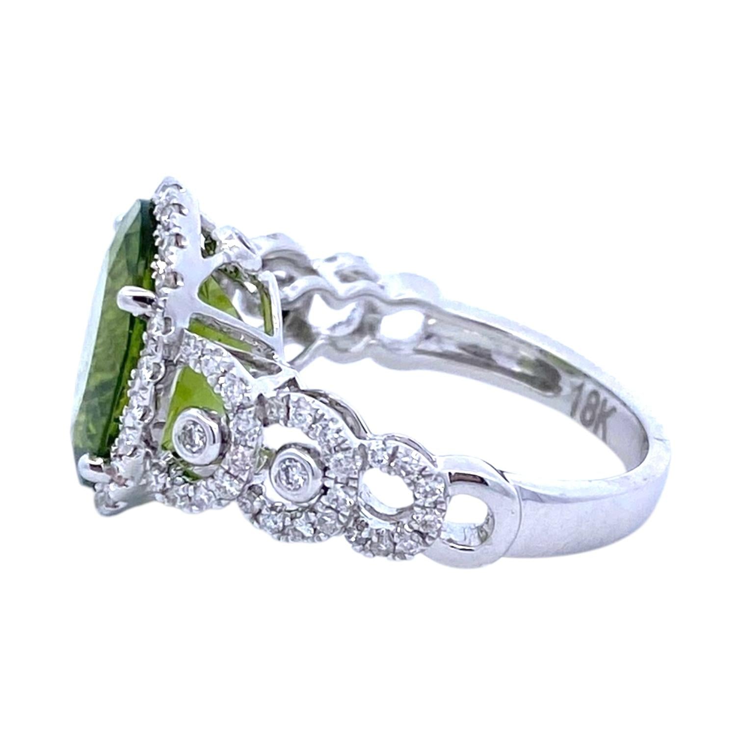 18K White Gold Peridot & Diamond Ring