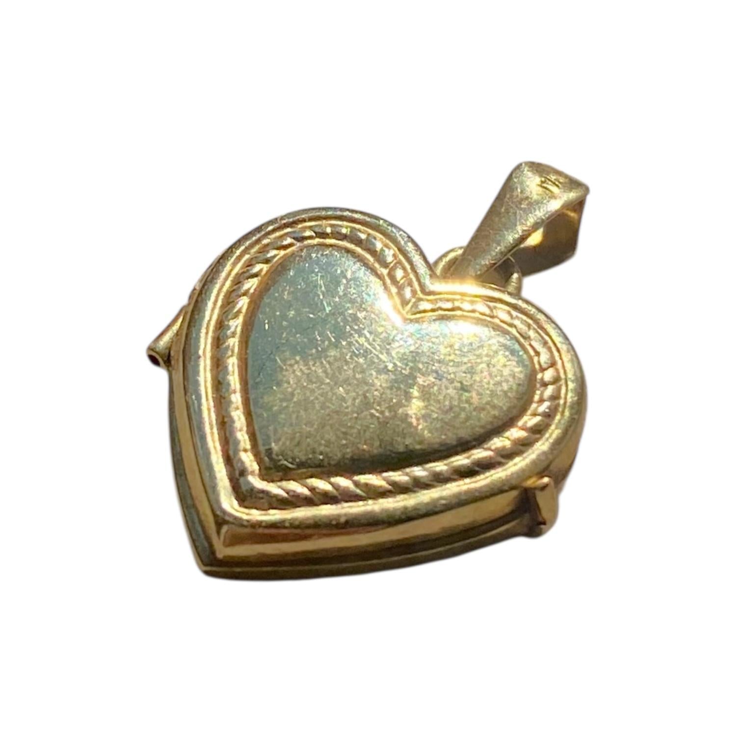Vintage 14K Yellow Gold Heart Locket Pendant