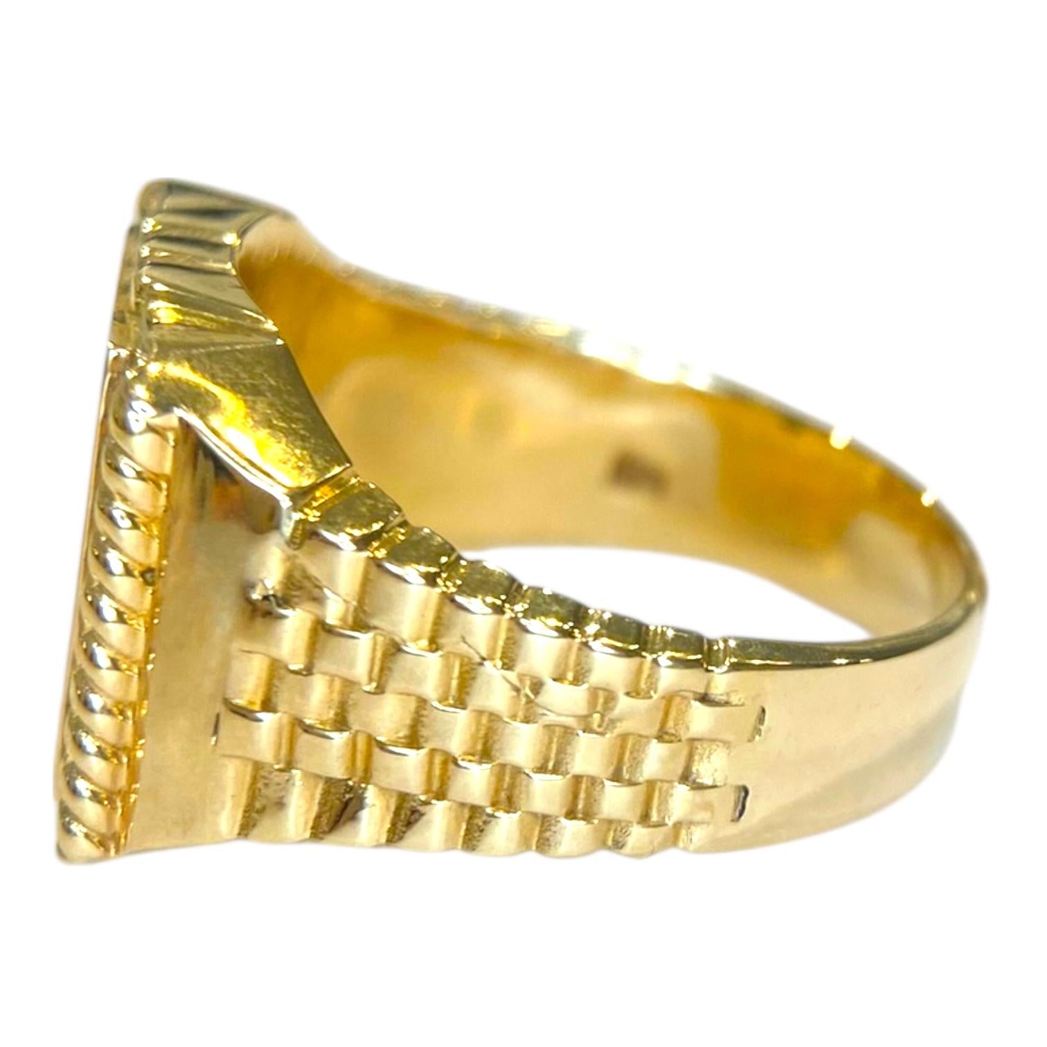 Vintage 18K Yellow Gold Lapis Lazuli Signet Ring