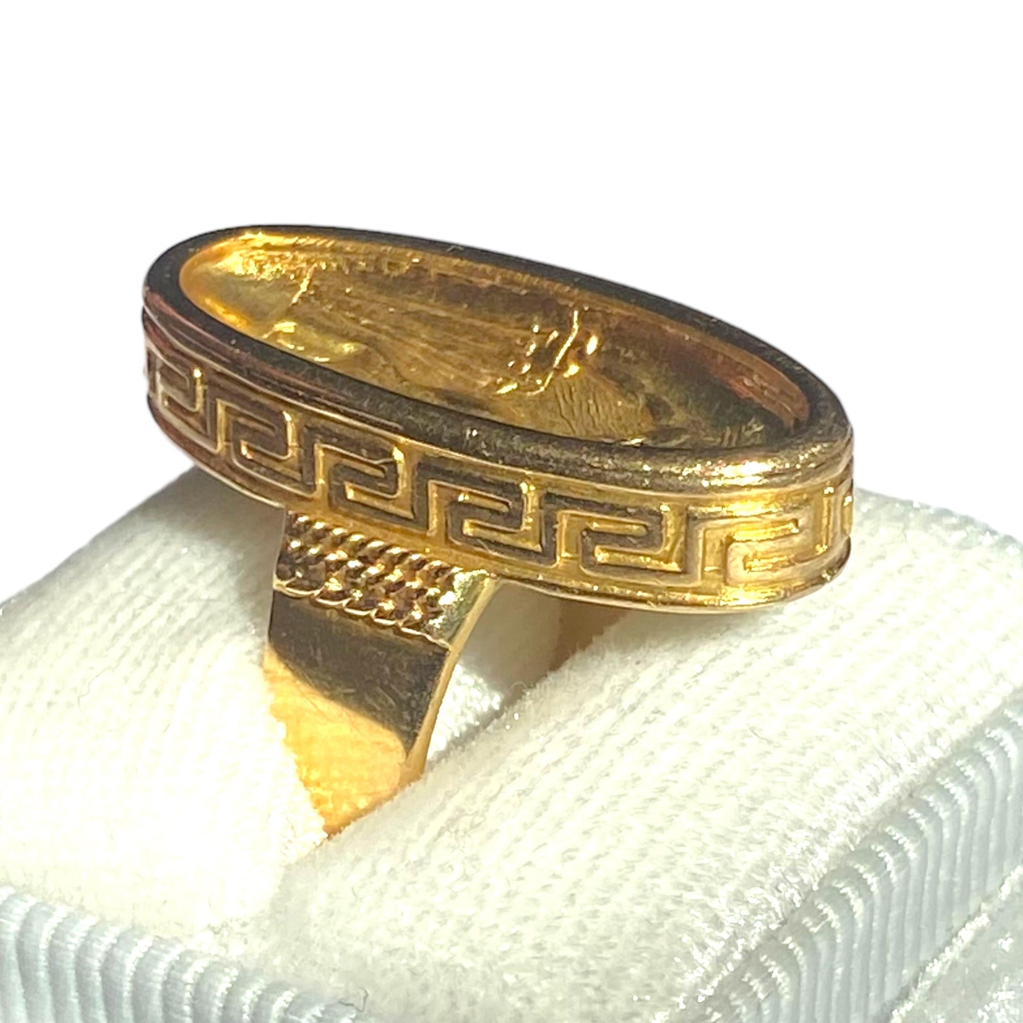 Vintage 18K Greek Key Oval Cameo Style Ring