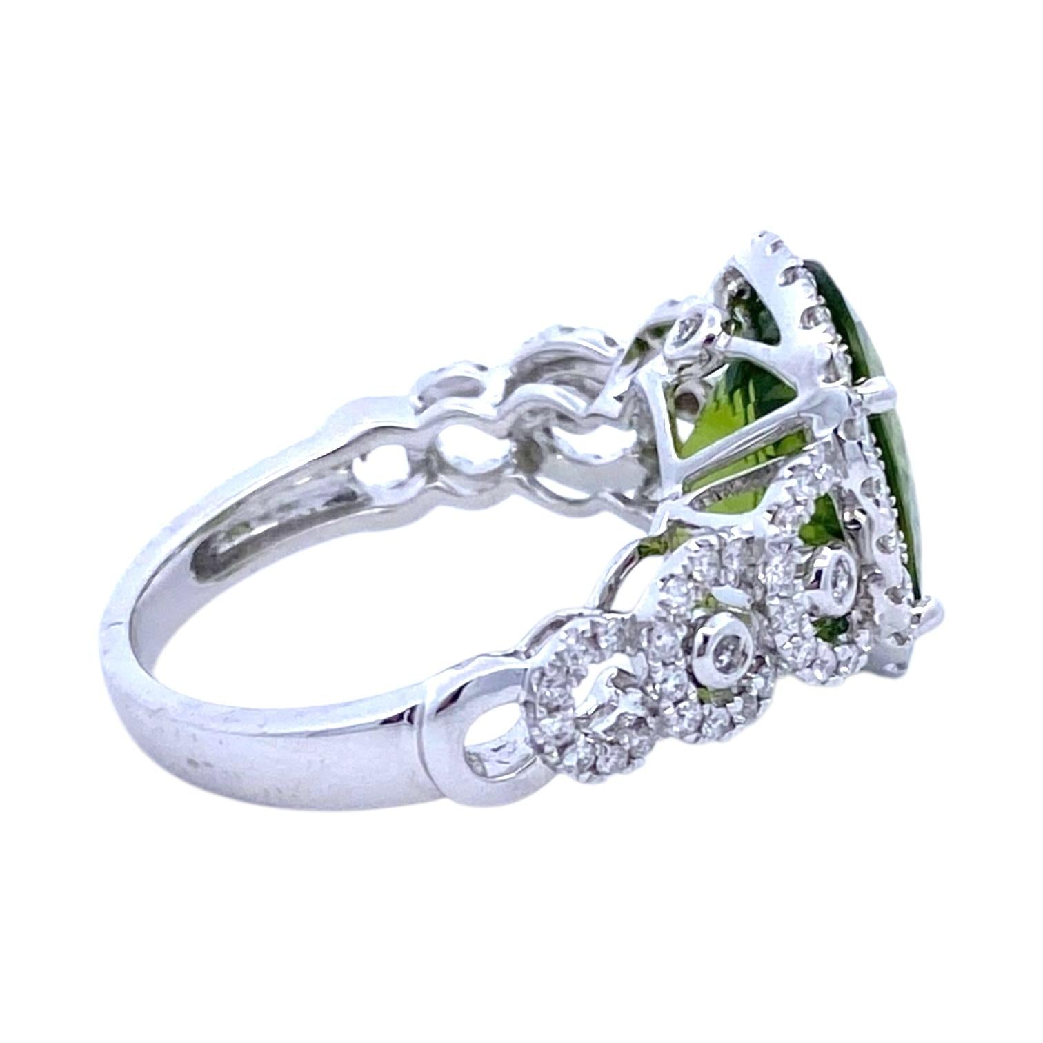 18K White Gold Peridot & Diamond Ring
