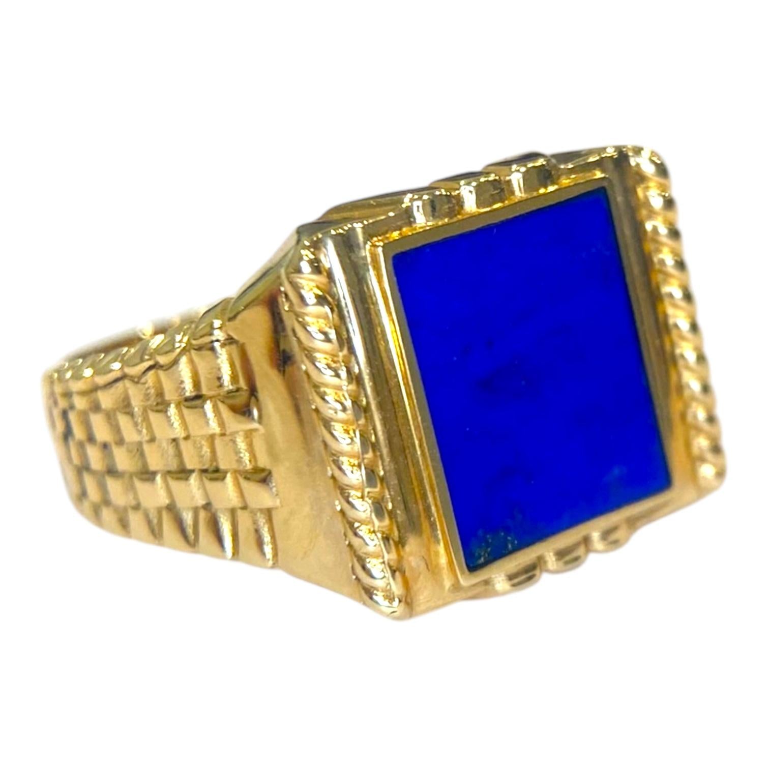 Vintage 18K Yellow Gold Lapis Lazuli Signet Ring