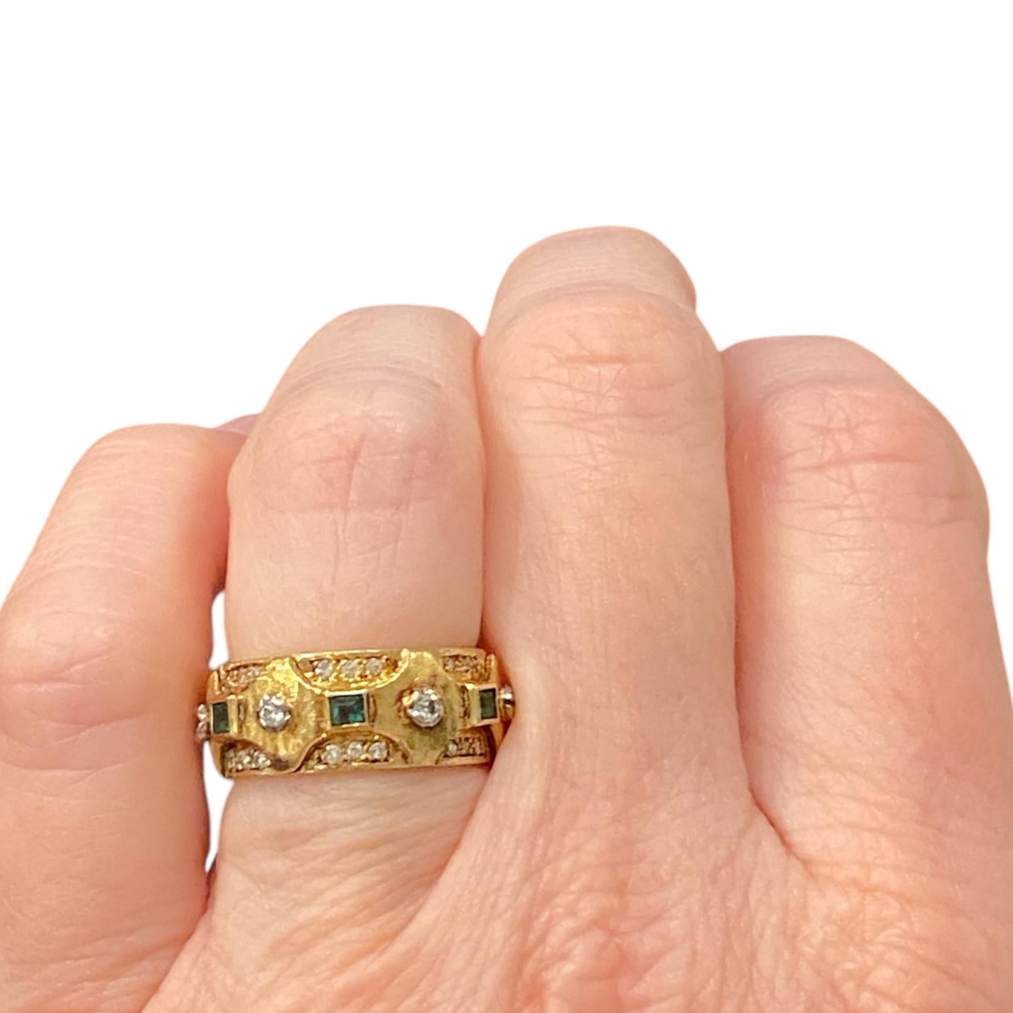 Vintage 18K Yellow Gold Emerald & Diamond Band