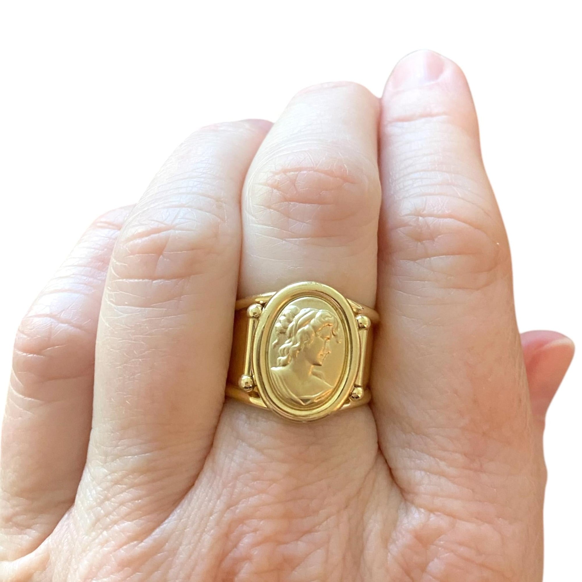 Vintage 14K Gold Flexible Cameo Ring