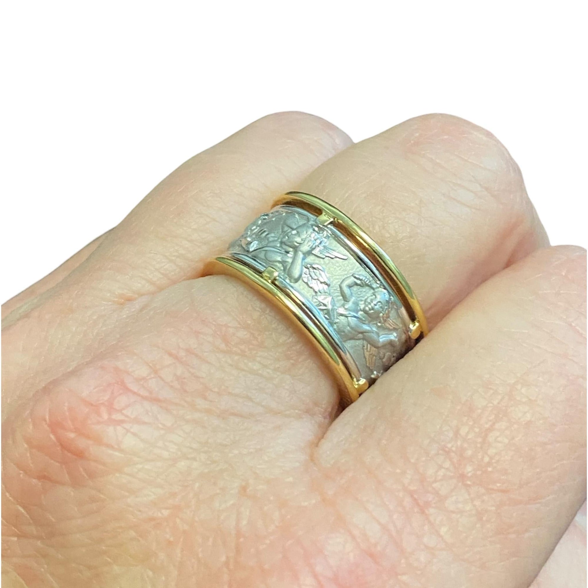 Carrera Y Carrera La Ronde Angels 18K Gold Band