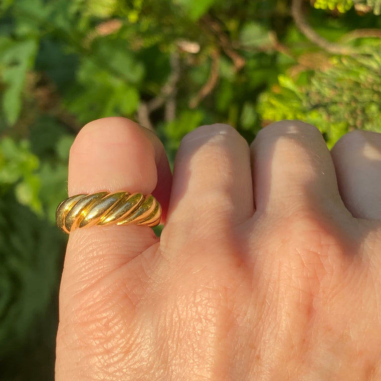Vintage 18K Yellow Gold Heavy Twisted Band Ring Size 4.25