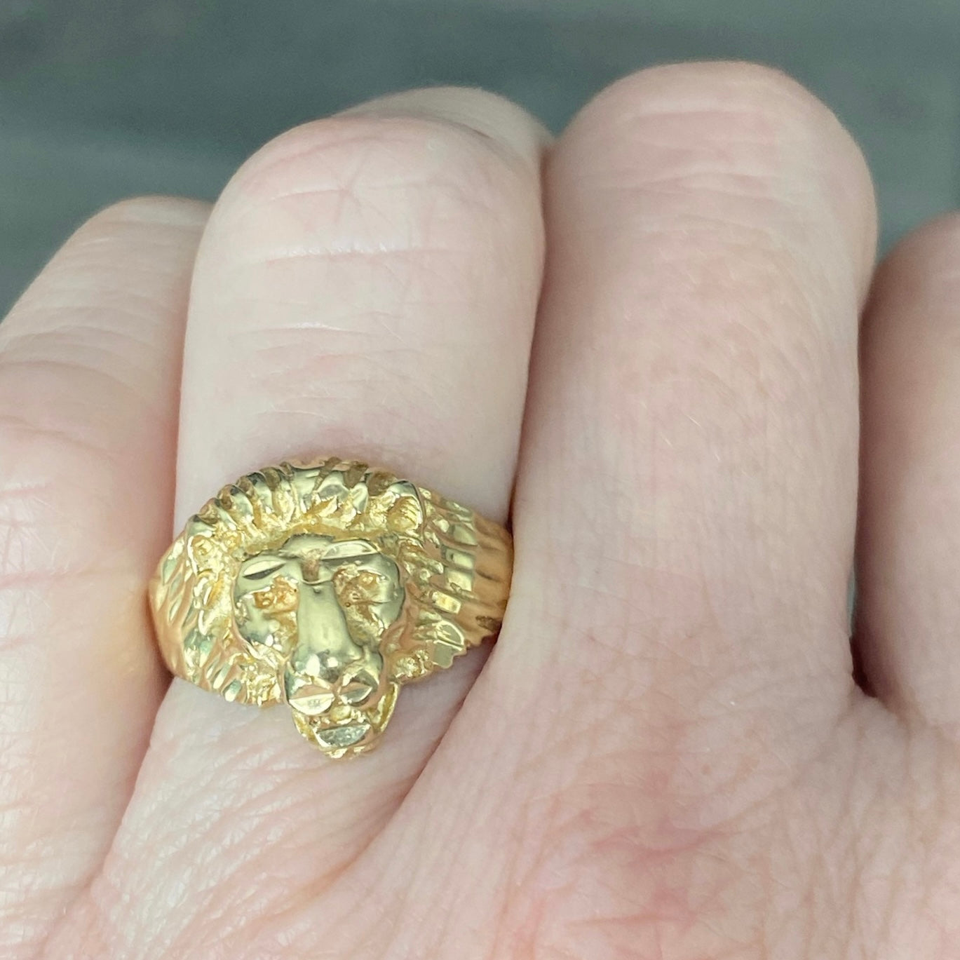 Lion head on sale ring gold