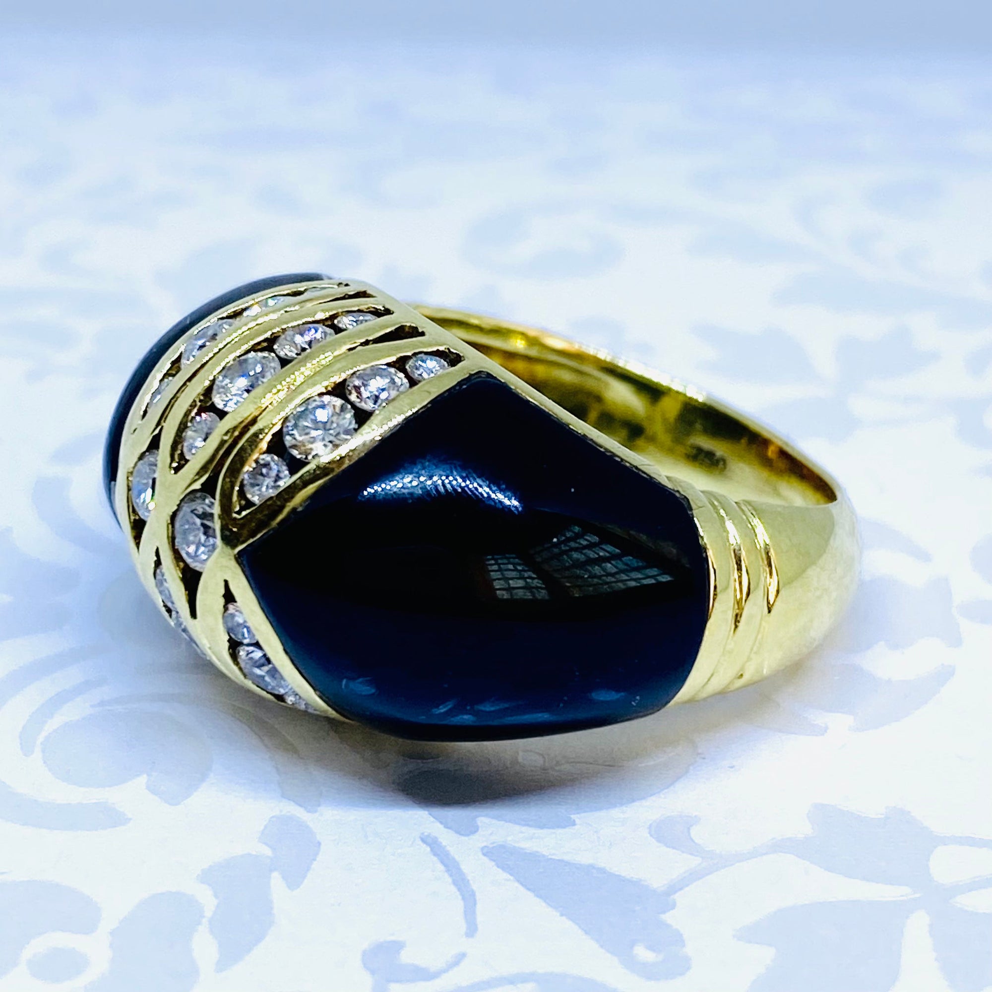 Vintage 18K Yellow Gold Black Onyx and Diamond Dome Ring