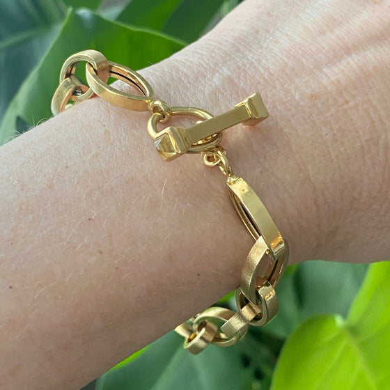Vintage 18K Yellow Gold Marquise Links Toggle Bracelet