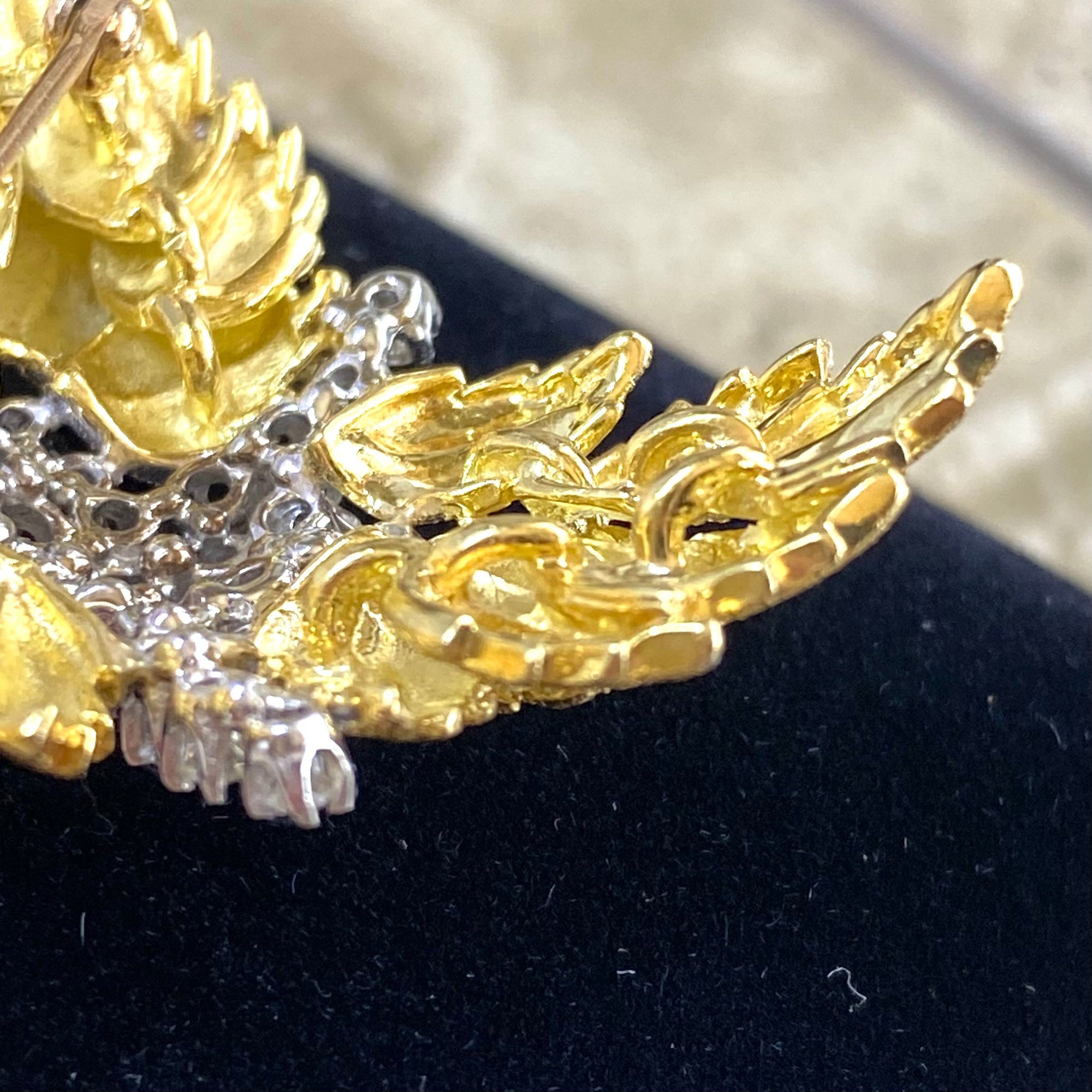 Vintage 18K Gold Diamond Pendant Brooch