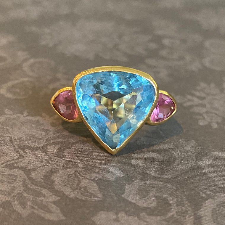 Vintage 18K Yellow Gold Blue Topaz and Pink Tourmaline Ring