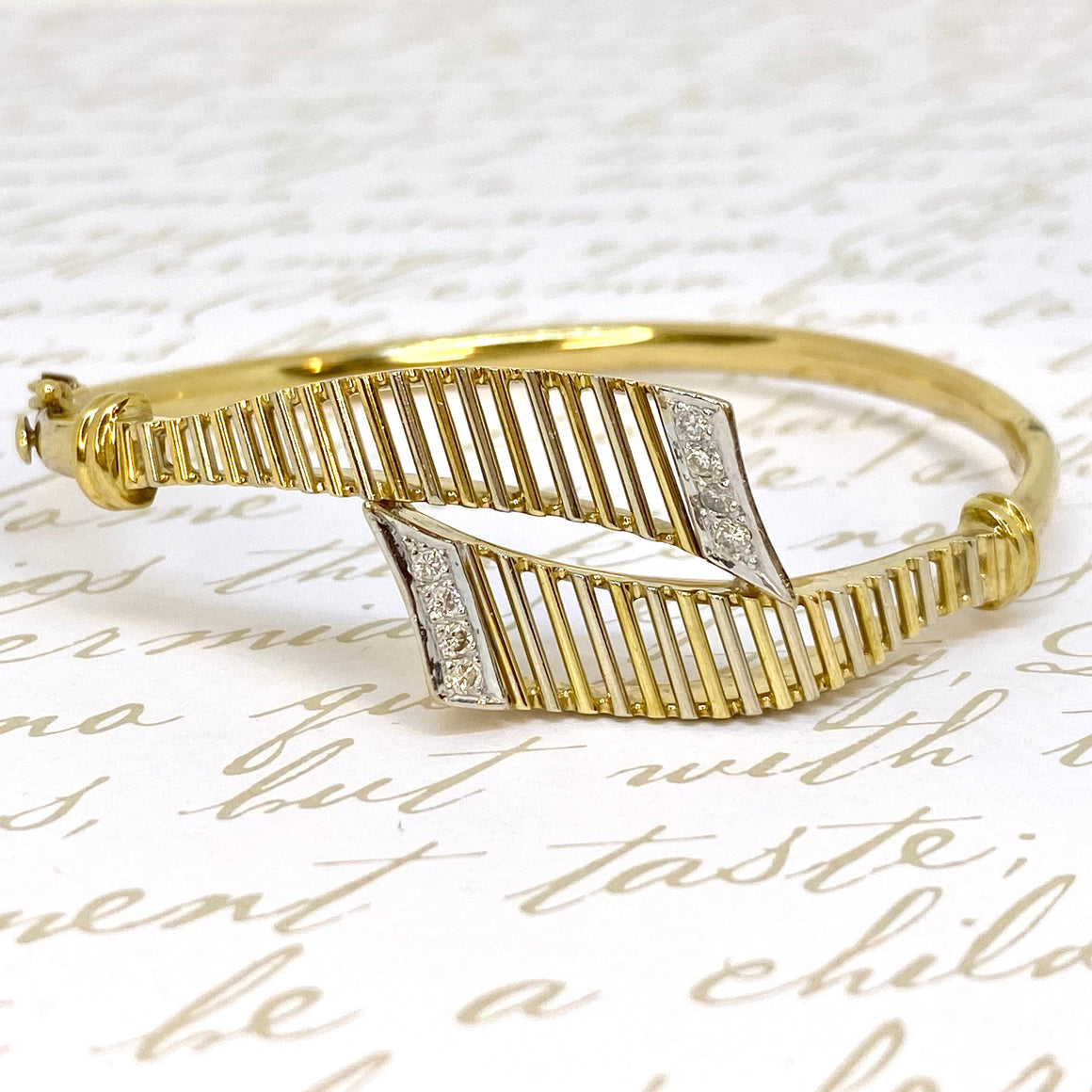 Vintage 14K Gold Hinged Diamond Bangle Bracelet
